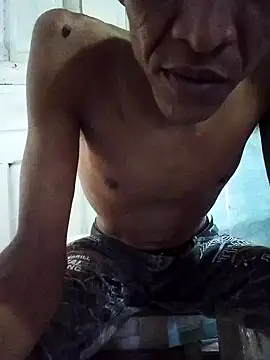 Snapshot of Estebanbigcock23 chatting on 11/27/25, 06:43 Estebanbigcock23 online show from 11/27/25, 06:43