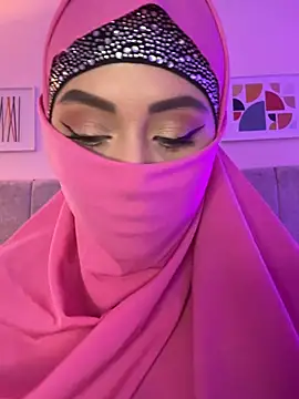 fatiima  online show from 04/25/26, 07:11