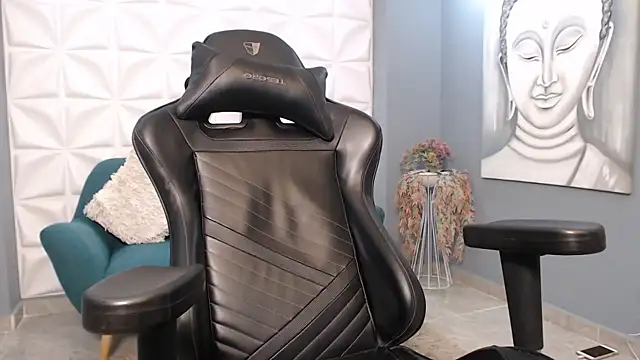 Snapshot of ArohomLester chatting on 10/24/25, 03:14 ArohomLester online show from 10/24/25, 03:14