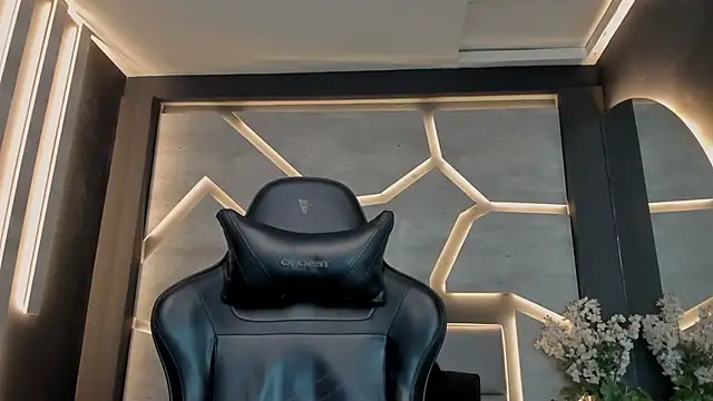 Snapshot of ArohomLester chatting on 11/14/25, 10:58 ArohomLester online show from 11/14/25, 10:58