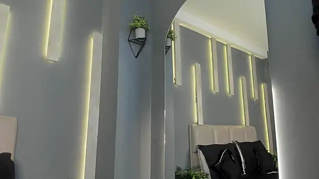 Snapshot of ArohomLester chatting on 11/25/25, 10:59 ArohomLester online show from 11/25/25, 10:59