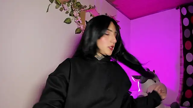 Snapshot of miku_st chatting on 02/25/26, 08:57 miku st online show from 02/25/26, 08:57