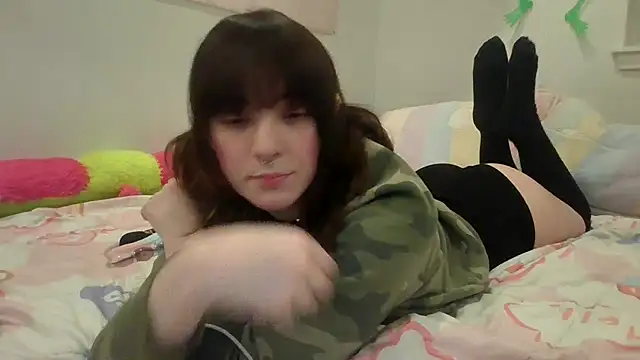 Snapshot of Trickylucy555 chatting on 12/21/25, 10:00 Trickylucy555 online show from 12/21/25, 10:00