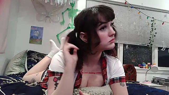 Snapshot of Trickylucy555 chatting on 02/11/26, 05:34 Trickylucy555 online show from 02/11/26, 05:34