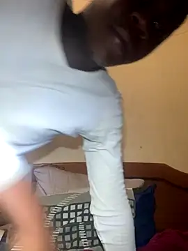 Snapshot of maloya267 chatting on 12/14/25, 10:58 maloya267 online show from 12/14/25, 10:58