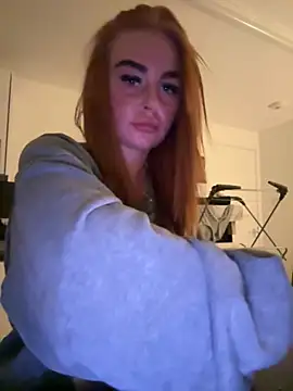 Snapshot of Ellieskyyee1 chatting on 11/02/25, 08:33 Ellieskyyee1 online show from 11/02/25, 08:33