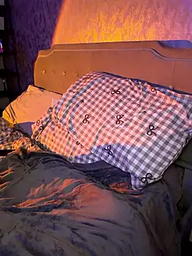 Snapshot of Ellieskyyee1 chatting on 03/06/26, 09:22 Ellieskyyee1 online show from 03/06/26, 09:22