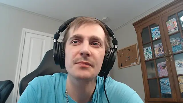 Snapshot of CasuallyCorrupt chatting on 12/04/25, 06:34 CasuallyCorrupt online show from 12/04/25, 06:34