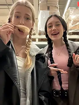 Snapshot of kira_mia chatting on 12/02/25, 03:51 kira mia online show from 12/02/25, 03:51