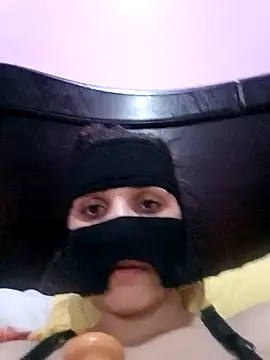 Snapshot of SandyAmr chatting on 11/06/25, 08:48 SandyAmr online show from 11/06/25, 08:48