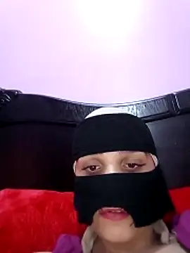 Snapshot of SandyAmr chatting on 12/01/25, 08:41 SandyAmr online show from 12/01/25, 08:41