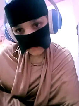 Snapshot of SandyAmr chatting on 02/09/26, 09:24 SandyAmr online show from 02/09/26, 09:24