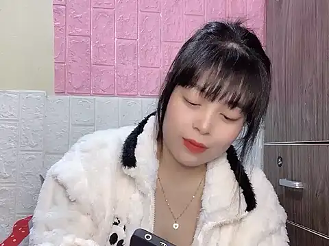 Butterfly kee online show from 11/29/25, 02:53