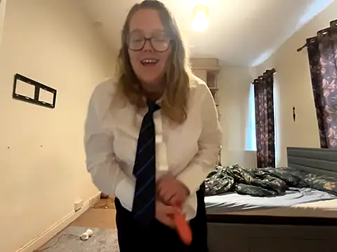 Snapshot of Scarletcum22 chatting on 10/20/25, 08:37 Scarletcum22 online show from 10/20/25, 08:37