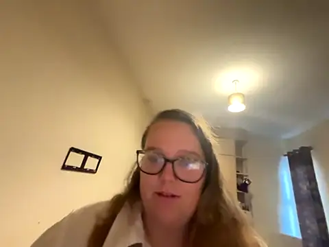 Snapshot of Scarletcum22 chatting on 11/01/25, 02:41 Scarletcum22 online show from 11/01/25, 02:41