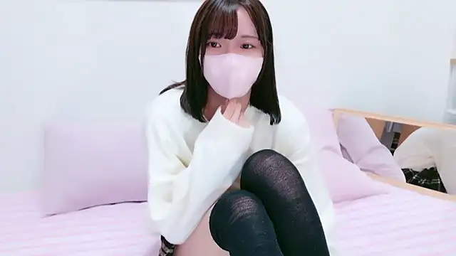 Snapshot of xKoharux chatting on 11/21/25, 10:03 xKoharux online show from 11/21/25, 10:03