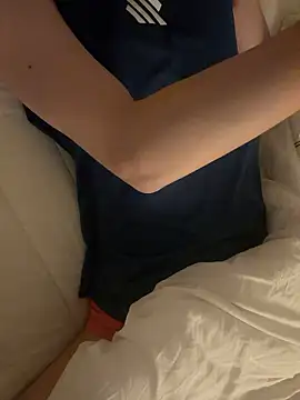 Snapshot of jihoooon_00 chatting on 10/29/25, 03:47 jihoooon 00 online show from 10/29/25, 03:47