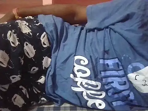 Snapshot of Indianteluguindian chatting on 11/15/25, 06:26 Indianteluguindian online show from 11/15/25, 06:26