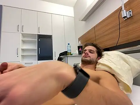 Snapshot of youngboyformommy24 chatting on 11/21/25, 02:16 youngboyformommy24 online show from 11/21/25, 02:16