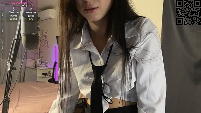 ella simons online show from 11/06/25, 01:06