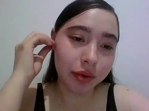 Snapshot of Anni_123456 chatting on 10/25/25, 06:02 Anni 123456 online show from 10/25/25, 06:02