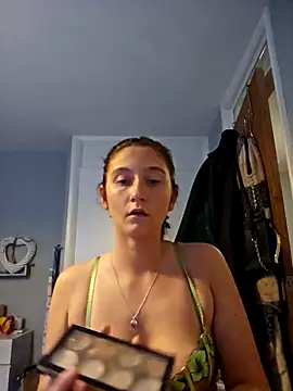 Snapshot of SashaBabyxx chatting on 10/29/25, 03:03 SashaBabyxx online show from 10/29/25, 03:03