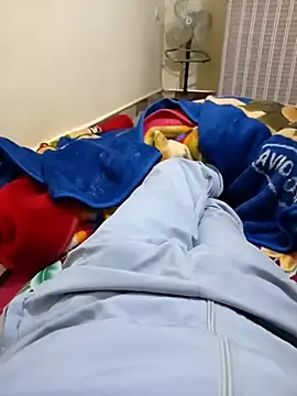 Snapshot of wivolove chatting on 11/18/25, 12:49 wivolove online show from 11/18/25, 12:49