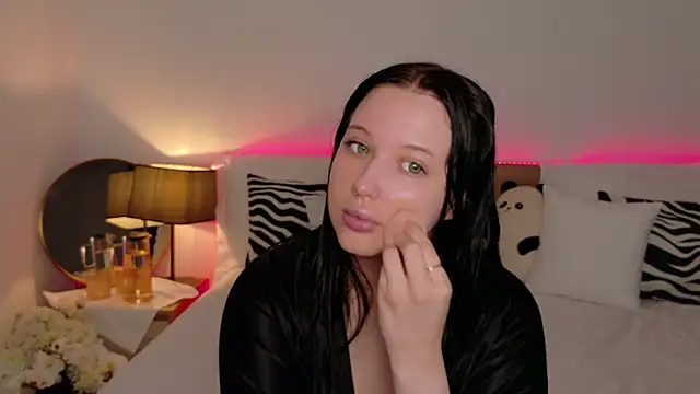 Felicia Herceg online show from 11/07/25, 10:10