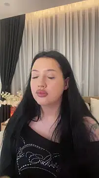 Felicia Herceg online show from 11/19/25, 12:27