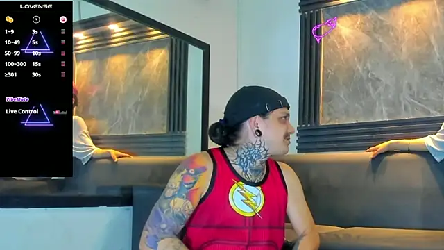 Snapshot of _AlecLawrence chatting on 12/05/25, 01:09 AlecLawrence online show from 12/05/25, 01:09