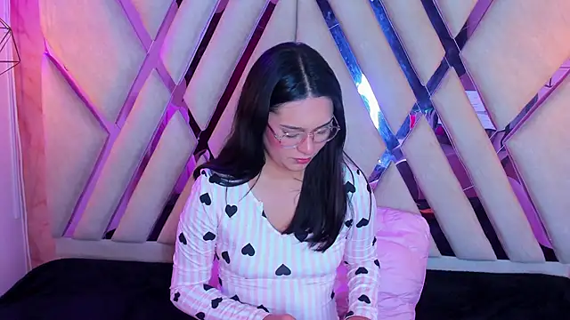 Isa doux online show from 04/26/26, 04:32