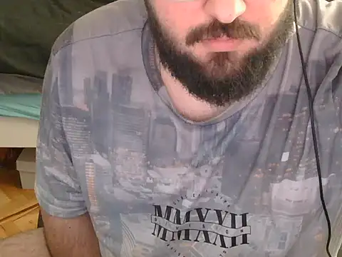 Snapshot of moneyman_11 chatting on 04/15/26, 01:07 moneyman 11 online show from 04/15/26, 01:07