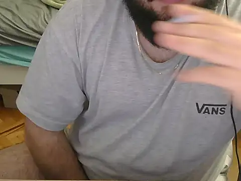 Snapshot of moneyman_11 chatting on 05/08/26, 01:38 moneyman 11 online show from 05/08/26, 01:38