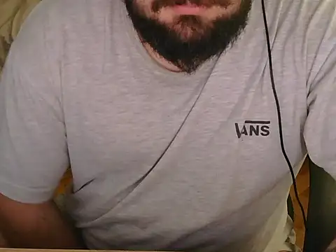 Snapshot of moneyman_11 chatting on 06/27/26, 03:28 moneyman 11 online show from 06/27/26, 03:28