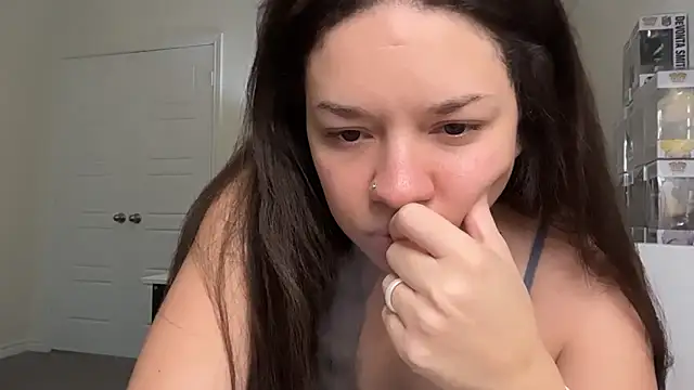 Snapshot of brownishboo chatting on 05/19/26, 03:51 brownishboo online show from 05/19/26, 03:51