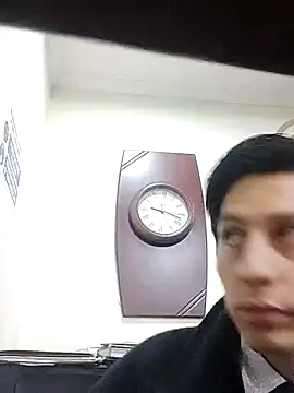 Carriata larry online show from 10/24/25, 02:19