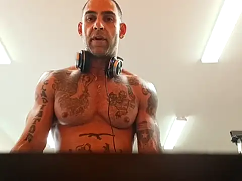 alphacloudGod online show from 10/28/25, 10:56