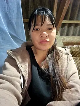 Snapshot of chipu06 chatting on 12/18/25, 12:06 chipu06 online show from 12/18/25, 12:06