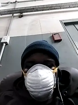 loVbRo1 online show from 10/30/25, 09:37