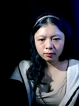 lisa-bae00 online show from 11/10/25, 10:20