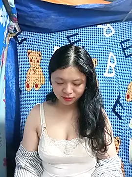 lisa-bae00 online show from 12/21/25, 11:23