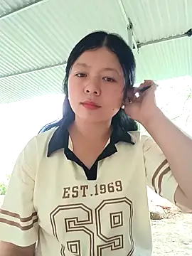 Snapshot of lisa-bae00 chatting on 04/11/26, 03:22 lisa-bae00 online show from 04/11/26, 03:22