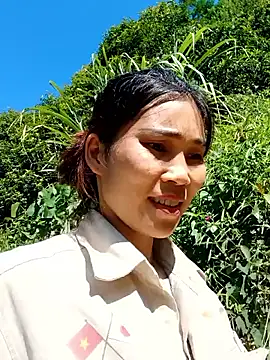 Bear bear0 online show from 10/27/25, 03:21