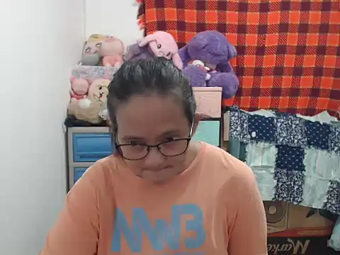 Snapshot of Kinkybela2025 chatting on 11/02/25, 10:06 Kinkybela2025 online show from 11/02/25, 10:06