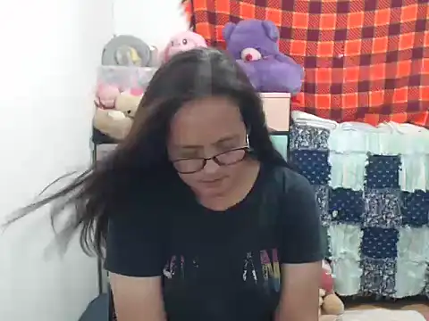 Snapshot of Kinkybela2025 chatting on 11/15/25, 02:20 Kinkybela2025 online show from 11/15/25, 02:20