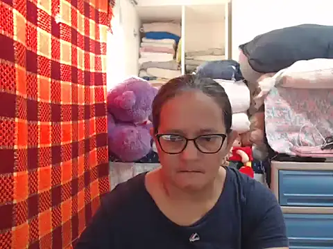 Snapshot of Kinkybela2025 chatting on 11/28/25, 11:18 Kinkybela2025 online show from 11/28/25, 11:18