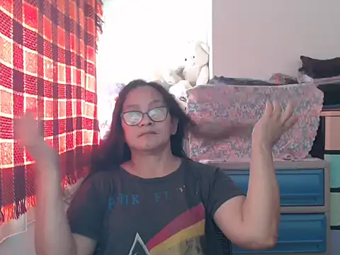 Snapshot of Kinkybela2025 chatting on 01/14/26, 12:05 Kinkybela2025 online show from 01/14/26, 12:05