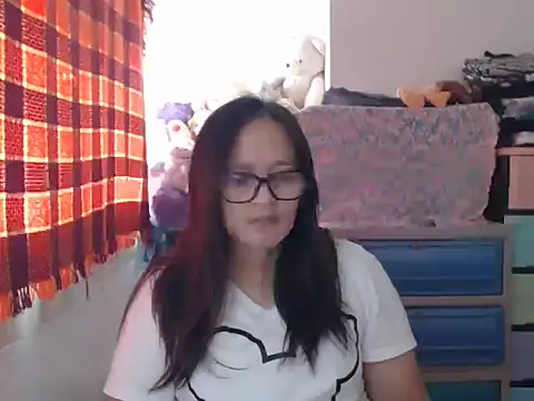 Snapshot of Kinkybela2025 chatting on 02/05/26, 01:32 Kinkybela2025 online show from 02/05/26, 01:32