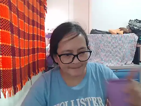 Snapshot of Kinkybela2025 chatting on 02/19/26, 04:08 Kinkybela2025 online show from 02/19/26, 04:08