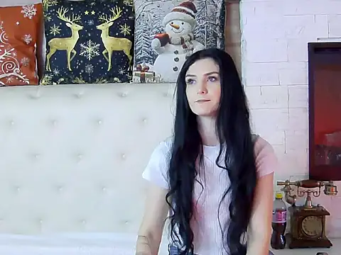 Snapshot of KendraNoir chatting on 12/17/25, 06:08 KendraNoir online show from 12/17/25, 06:08